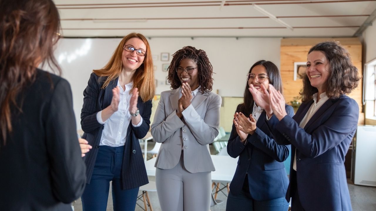 Treinamento de IA e Futuro do Trabalho: Como Preparar Times para a Era da Inteligência Artificial